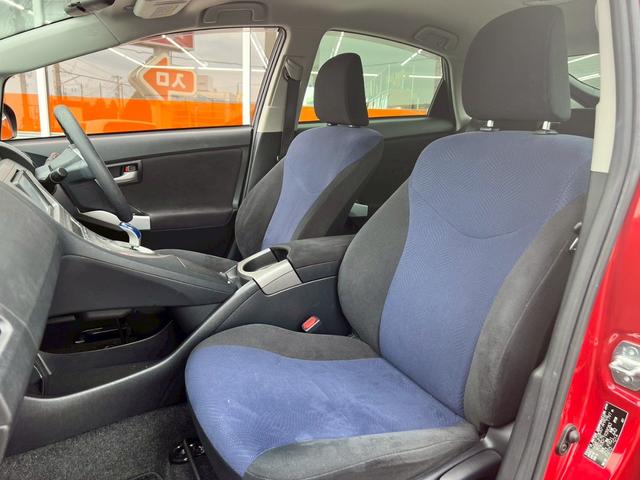 プリウス Ｓ　ドライブレコーダー　ＥＴＣ　バックカメラ　ナビ　ＴＶ　アルミホイール　オートライト　ＨＩＤ　ＣＶＴ　スマートキー　電動格納ミラー　盗難防止システム　ＣＤ　ミュージックプレイヤー接続可（32枚目）