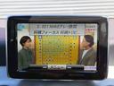 TV付きの車となっております。ドライブの合間の休憩中に気になる番組を見ることができます。