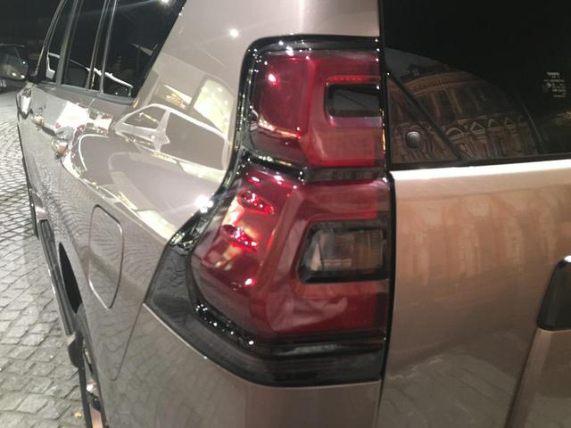 TX 5人乗り ディーゼル サンルーフ クリアランスソナー M’zコンプリート エアロ グリル 4本出しマフラー 20インチAW メッキベゼルラッピング リヤガーニッシュマットペイント(28枚目)