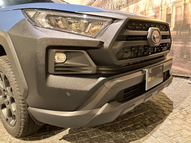 ＲＡＶ４ アドベンチャー　オフロードパッケージＩＩ　特別色　ブラックマイカ×グレイッシュブルー　１０．５ディスプレイオーディオプラス　ハンズフリーパワーバックドア　デジタルインナー　寒冷地　リヤフォグ　パノラミックビューモニター　アクセサリコンセント（10枚目）