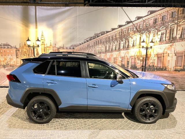 ＲＡＶ４ アドベンチャー　オフロードパッケージＩＩ　特別色　ブラックマイカ×グレイッシュブルー　１０．５ディスプレイオーディオプラス　ハンズフリーパワーバックドア　デジタルインナー　寒冷地　リヤフォグ　パノラミックビューモニター　アクセサリコンセント（33枚目）