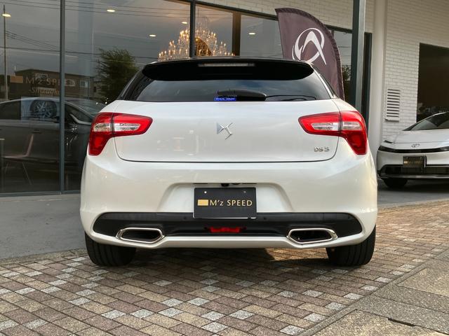 ＤＳ５ シック　レザーパッケージ　パノラマルーフ　ＤＥＮＯＮサラウンド　ＥＴＣ　スマートキー２個　純正ナビＴＶ　バックモニター　Ｂｌｕｅｔｏｏｔｈ　レーンアシスト　インテリジェントハイビーム　車検令和９年６月まで　ユーザー買取車（8枚目）