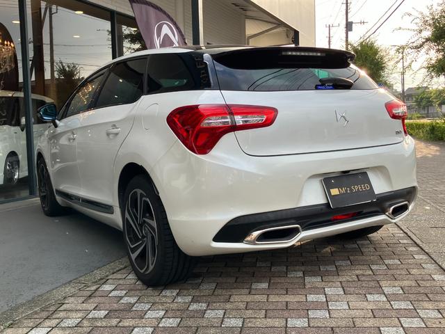 ＤＳ５ シック　レザーパッケージ　パノラマルーフ　ＤＥＮＯＮサラウンド　ＥＴＣ　スマートキー２個　純正ナビＴＶ　バックモニター　Ｂｌｕｅｔｏｏｔｈ　レーンアシスト　インテリジェントハイビーム　車検令和９年６月まで　ユーザー買取車（9枚目）