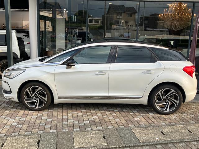 ＤＳ５ シック　レザーパッケージ　パノラマルーフ　ＤＥＮＯＮサラウンド　ＥＴＣ　スマートキー２個　純正ナビＴＶ　バックモニター　Ｂｌｕｅｔｏｏｔｈ　レーンアシスト　インテリジェントハイビーム　車検令和９年６月まで　ユーザー買取車（18枚目）