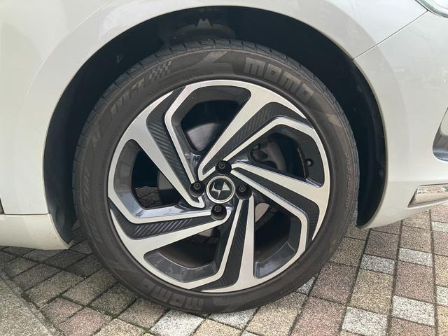 ＤＳ５ シック　レザーパッケージ　パノラマルーフ　ＤＥＮＯＮサラウンド　ＥＴＣ　スマートキー２個　純正ナビＴＶ　バックモニター　Ｂｌｕｅｔｏｏｔｈ　レーンアシスト　インテリジェントハイビーム　車検令和９年６月まで　ユーザー買取車（25枚目）