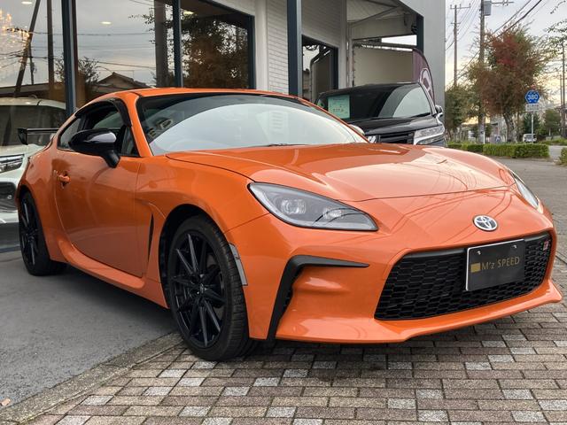 ＧＲ８６ ＲＺ　１０ｔｈアニバーサリーリミテッド　６速ＭＴ　ＧＴウィング　オーサーアラームセキュリティー　７インチベーシックナビ　フルセグＴＶ　Ｂｌｕｅｔｏｏｔｈ　ハーフレザーシート　シートヒーター　ＥＴＣ　クルコン　ステアリング連動ヘッドランプ（5枚目）