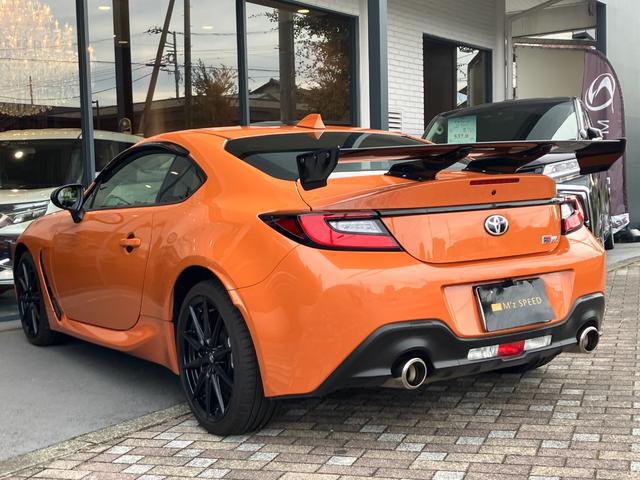 ＧＲ８６ ＲＺ　１０ｔｈアニバーサリーリミテッド　６速ＭＴ　ＧＴウィング　オーサーアラームセキュリティー　７インチベーシックナビ　フルセグＴＶ　Ｂｌｕｅｔｏｏｔｈ　ハーフレザーシート　シートヒーター　ＥＴＣ　クルコン　ステアリング連動ヘッドランプ（9枚目）