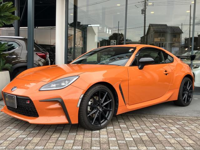 ＧＲ８６ ＲＺ　１０ｔｈアニバーサリーリミテッド　６速ＭＴ　ＧＴウィング　オーサーアラームセキュリティー　７インチベーシックナビ　フルセグＴＶ　Ｂｌｕｅｔｏｏｔｈ　ハーフレザーシート　シートヒーター　ＥＴＣ　クルコン　ステアリング連動ヘッドランプ（11枚目）