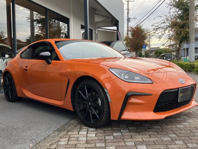 ＧＲ８６ ＲＺ　１０ｔｈアニバーサリーリミテッド　６速ＭＴ　ＧＴウィング　オーサーアラームセキュリティー　７インチベーシックナビ　フルセグＴＶ　Ｂｌｕｅｔｏｏｔｈ　ハーフレザーシート　シートヒーター　ＥＴＣ　クルコン　ステアリング連動ヘッドランプ（13枚目）