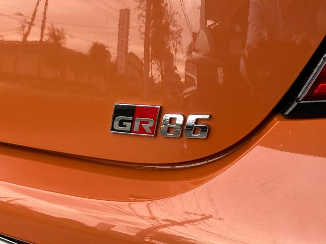 ＧＲ８６ ＲＺ　１０ｔｈアニバーサリーリミテッド　６速ＭＴ　ＧＴウィング　オーサーアラームセキュリティー　７インチベーシックナビ　フルセグＴＶ　Ｂｌｕｅｔｏｏｔｈ　ハーフレザーシート　シートヒーター　ＥＴＣ　クルコン　ステアリング連動ヘッドランプ（27枚目）