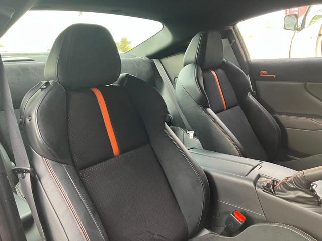 ＧＲ８６ ＲＺ　１０ｔｈアニバーサリーリミテッド　６速ＭＴ　ＧＴウィング　オーサーアラームセキュリティー　７インチベーシックナビ　フルセグＴＶ　Ｂｌｕｅｔｏｏｔｈ　ハーフレザーシート　シートヒーター　ＥＴＣ　クルコン　ステアリング連動ヘッドランプ（49枚目）