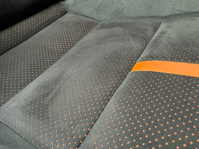 ＧＲ８６ ＲＺ　１０ｔｈアニバーサリーリミテッド　６速ＭＴ　ＧＴウィング　オーサーアラームセキュリティー　７インチベーシックナビ　フルセグＴＶ　Ｂｌｕｅｔｏｏｔｈ　ハーフレザーシート　シートヒーター　ＥＴＣ　クルコン　ステアリング連動ヘッドランプ（53枚目）