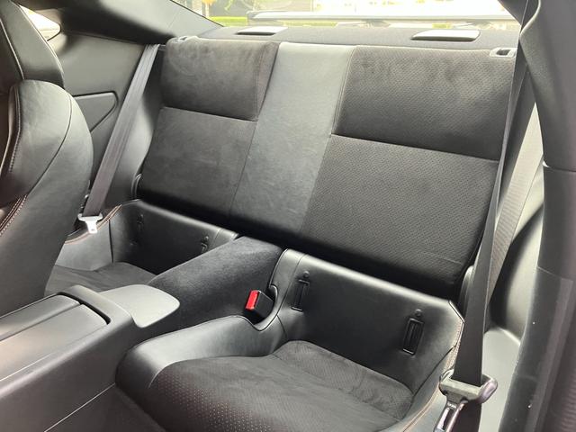 ＧＲ８６ ＲＺ　１０ｔｈアニバーサリーリミテッド　６速ＭＴ　ＧＴウィング　オーサーアラームセキュリティー　７インチベーシックナビ　フルセグＴＶ　Ｂｌｕｅｔｏｏｔｈ　ハーフレザーシート　シートヒーター　ＥＴＣ　クルコン　ステアリング連動ヘッドランプ（61枚目）