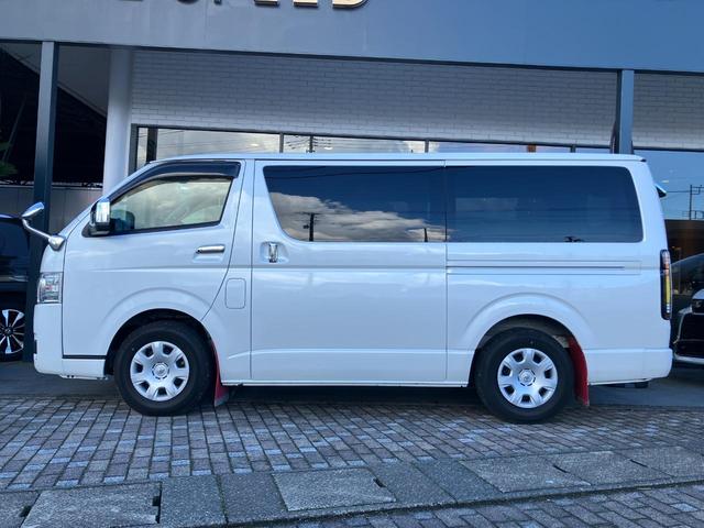 ハイエースバン ロングスーパーＧＬ　ディーゼル　ターボ　衝突被害軽減システム　クリアランスソナー　ＬＥＤヘッドライト　社外テールランプ　ＡＣ１００Ｖ　パナソニックナビフルセグＴＶ　Ｂｌｕｅｔｏｏｔｈ　ＥＴＣ　スマートキー　禁煙車　買取車（12枚目）