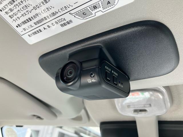 ＮＶ１００クリッパーバン ＧＸターボ　セーフティサポート　Ｂｌｕｅｔｏｏｔｈ　フルセグＴＶ　バックカメラ　２カメラドライブレコーダー　両側パワースライドドア　スマートキー　衝突軽減システム　純正マット　社外バイザー（8枚目）