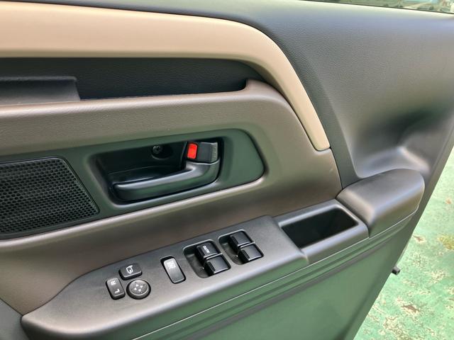 スペーシア ハイブリッドＸ　届出済み未使用車　スマートキー　両側パワースライドドア　シートヒーター　オートライト　ＬＥＤライト　純正バイザー　純正マット（15枚目）