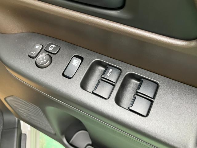 スペーシア ハイブリッドＧ　届出済未使用車　純正マット　バイザー　セーフティーサポート　オートエアコン　オートライト　ＬＥＤヘッドライト（17枚目）