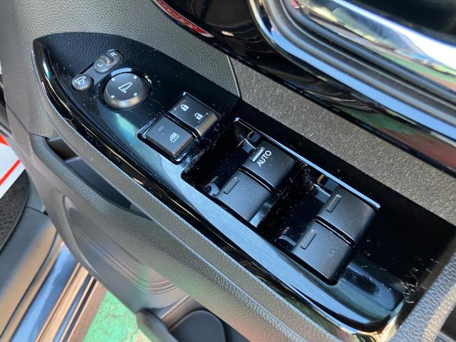 Ｎ－ＢＯＸカスタム ＥＸターボ　純正９インチナビ　バックカメラ　フルセグＴＶ　Ｂｌｕｅｔｏｏｔｈ　ＣａｒＰｌａｙ　アンドロイドオート対応　純正エンジンスターター　前後ドライブレコーダー　ＥＴＣ　両側電動スライドドア　電動パーキング（17枚目）