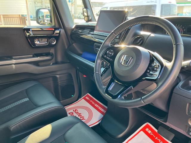 Ｎ－ＢＯＸカスタム ＥＸターボ　純正９インチナビ　バックカメラ　フルセグＴＶ　Ｂｌｕｅｔｏｏｔｈ　ＣａｒＰｌａｙ　アンドロイドオート対応　純正エンジンスターター　前後ドライブレコーダー　ＥＴＣ　両側電動スライドドア　電動パーキング（18枚目）