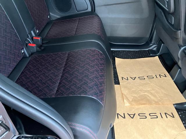 ルークス ハイウェイスター　Ｇターボプロパイロットエディション　アラウンドビューモニター　純正９インチナビＴＶ　２カメラドライブレコーダー　ＥＴＣ　Ｂｌｕｅｔｏｏｔｈ　ＨＤＭＩ対応　両側電動スライドドア　純正マット　バイザー　メーカー保証継承（13枚目）