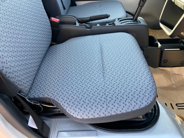 NT100クリッパートラック DX 2WD オートマ 届出済未使用車 コーナーソナー キーレスエントリー パワーウインド エアコン パワステ 新品社外ラバーマット/バイザー付き メーカー保証継承(14枚目)