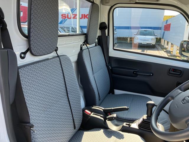 NT100クリッパートラック DX農繁仕様 4WD 5速マニュアル 届出済未使用車 デフロック 4枚スプリング 作業灯 社外ラバーマット/バイザー付き キーレスエントリー パワーウインド エアコン パワステ メーカー保証継承(13枚目)