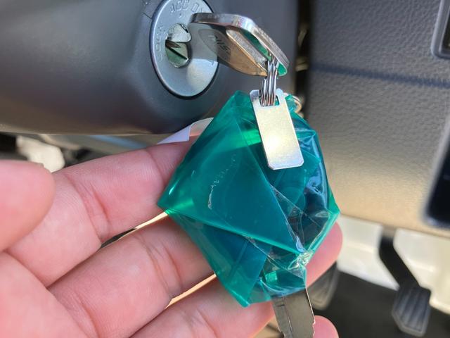 NT100クリッパートラック DX農繁仕様 4WD 5速マニュアル 届出済未使用車 デフロック 4枚スプリング 作業灯 社外ラバーマット/バイザー付き キーレスエントリー パワーウインド エアコン パワステ メーカー保証継承(16枚目)