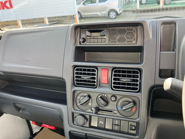 クリッパートラック ＤＸ　届出済み未使用車　オートマ　エアコン　パワーステアリング　パワーウインドウ　キーレス　アイドリングストップ　社外マット　社外バイザー（5枚目）