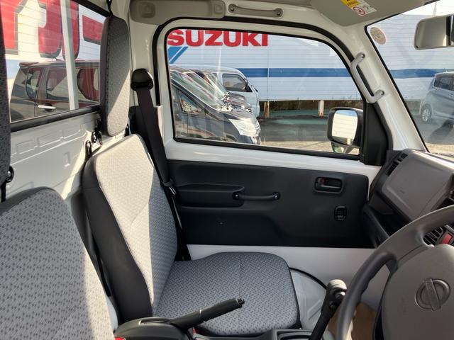 クリッパートラック ＤＸ　届出済み未使用車　オートマ　エアコン　パワーステアリング　パワーウインドウ　キーレス　アイドリングストップ　社外マット　社外バイザー（22枚目）