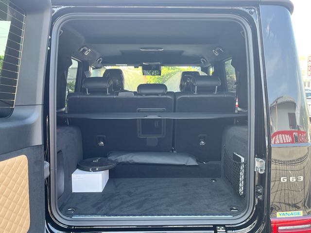 Ｇクラス Ｇ６３　ＭＡＮＵＦＡＫＴＵＲプログラムプラス　ＭＡＮＵＦＡＫＴＵＲインテリアプラスパッケージカタラーナベージュ　ナイトパッケージ　カーボンファイバーインテリア　２２インチＡＭＧホイールＲＪ８　Ｄインナーミラー（25枚目）