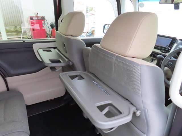Ｎ－ＢＯＸ Ｇ・Ｌホンダセンシング　１年間走行距離無制限保証付き　ナビ　フルセグ　ドラレコ　Ｒカメラ　ＥＴＣ　ＬＥＤ　片側（電動）スライドドア　スマートキー　ベンチシート　ＤＶＤ　ＣＤ　ミュージックサーバー　ミュージックプレイヤー接続可（12枚目）