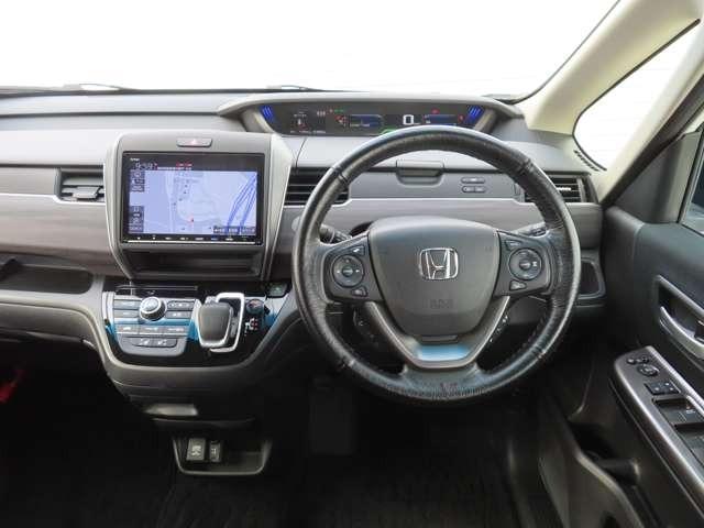 フリードハイブリッド ハイブリッド・Ｇブラックスタイル　ナビ　フルセグ　前後ドラレコ　Ｒカメラ　ＥＴＣ　ＬＥＤ　ＡＷ　スマートキー　３列シート　シートヒーター　ウォークスルー　両側電動スライドドア（15枚目）