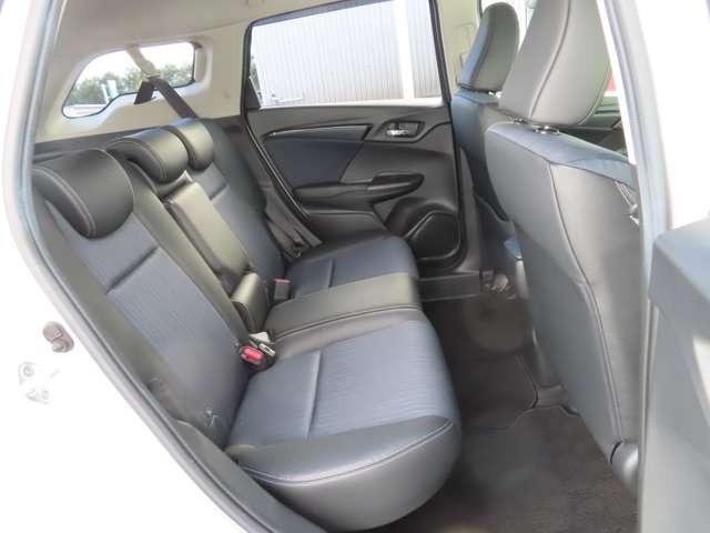 シャトル ハイブリッドZ ホンダセンシング 1年間走行距離無制限保証付き ナビ フルセグ 前後ドラレコ Rカメラ ETC LED AW フロントフォグランプ ルーフレール スマートキー シートヒーター DVD CD ミュージックプレイヤー接続可(13枚目)