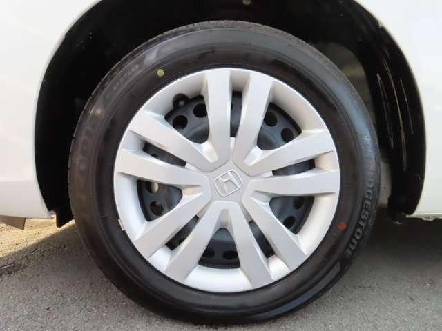 フィット ホーム　ナビ　フルセグ　Ｒカメラ　ＥＴＣ　ＬＥＤ　スマートキー　ＤＶＤ　ＣＤ　ミュージックサーバー　ミュージックプレイヤー接続可　衝突被害軽減ブレーキ　アダプティブクルーズコントロール　レーンキープアシスト（8枚目）