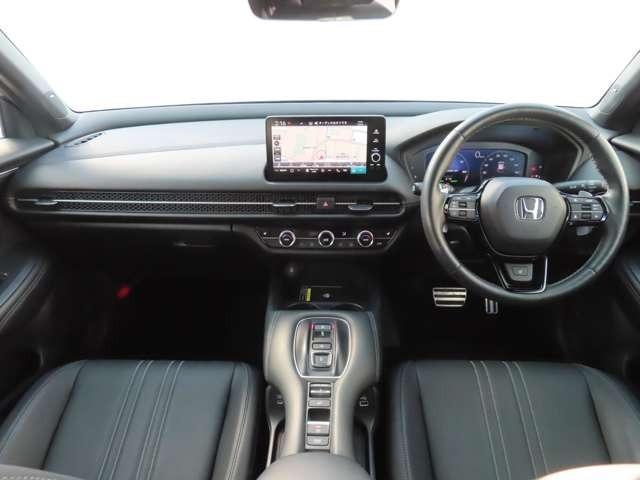 ＺＲ－Ｖ ｅ：ＨＥＶ　Ｚ特別仕様車ブラックスタイル　ナビ　フルセグ　Ｒカメラ　ＥＴＣ　ＬＥＤ　ＡＷ　スマートキー　電動シート　シートヒーター　ミュージックプレイヤー接続可　オートマチックハイビーム（3枚目）