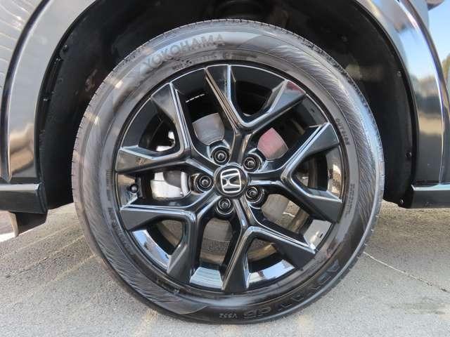 ＺＲ－Ｖ ｅ：ＨＥＶ　Ｚ特別仕様車ブラックスタイル　ナビ　フルセグ　Ｒカメラ　ＥＴＣ　ＬＥＤ　ＡＷ　スマートキー　電動シート　シートヒーター　ミュージックプレイヤー接続可　オートマチックハイビーム（8枚目）