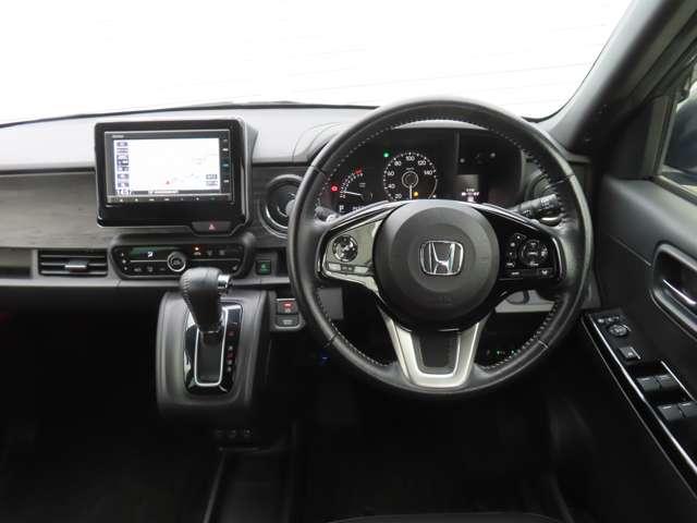 Ｎ－ＯＮＥ プレミアム　ツアラー　１年間走行距離無制限保証付き　ナビ　Ｒカメラ　ＥＴＣ　ＬＥＤ　ＡＷ　ＣＤ　ミュージックプレイヤー接続可　シートヒーター　スマートキー（12枚目）