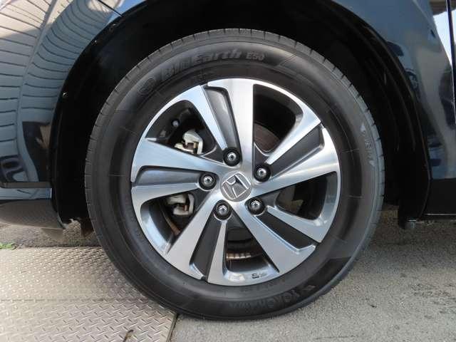 フリード Ｇ　ナビ　フルセグ　前後ドラレコ　Ｒカメラ　ＥＴＣ　ＬＥＤ　ＡＷ　両側（電動）スライドドア　スマートキー　３列シート　ウォークスルー　シートヒーター　ＤＶＤ　ＣＤ　ミュージックサーバー　盗難防止装置（8枚目）