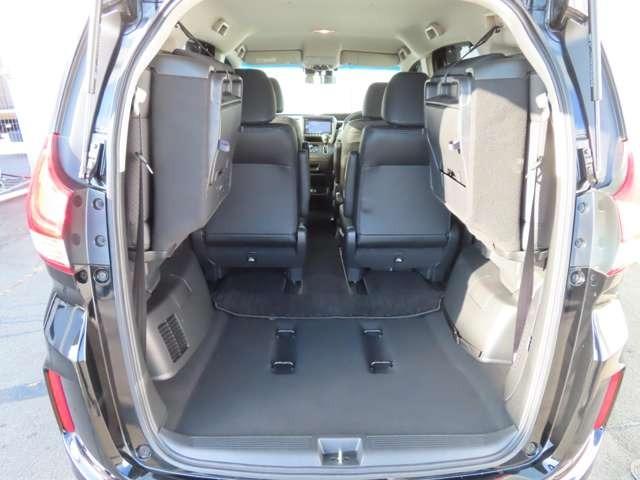 フリード Ｇ　ナビ　フルセグ　前後ドラレコ　Ｒカメラ　ＥＴＣ　ＬＥＤ　ＡＷ　両側（電動）スライドドア　スマートキー　３列シート　ウォークスルー　シートヒーター　ＤＶＤ　ＣＤ　ミュージックサーバー　盗難防止装置（10枚目）