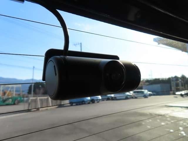 フリード Ｇ　ナビ　フルセグ　前後ドラレコ　Ｒカメラ　ＥＴＣ　ＬＥＤ　ＡＷ　両側（電動）スライドドア　スマートキー　３列シート　ウォークスルー　シートヒーター　ＤＶＤ　ＣＤ　ミュージックサーバー　盗難防止装置（11枚目）