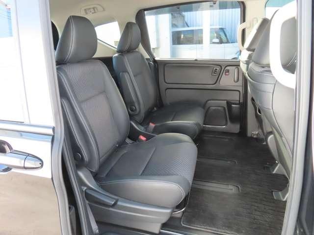 フリード Ｇ　ナビ　フルセグ　前後ドラレコ　Ｒカメラ　ＥＴＣ　ＬＥＤ　ＡＷ　両側（電動）スライドドア　スマートキー　３列シート　ウォークスルー　シートヒーター　ＤＶＤ　ＣＤ　ミュージックサーバー　盗難防止装置（13枚目）