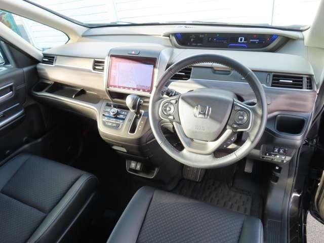 フリード Ｇ　ナビ　フルセグ　前後ドラレコ　Ｒカメラ　ＥＴＣ　ＬＥＤ　ＡＷ　両側（電動）スライドドア　スマートキー　３列シート　ウォークスルー　シートヒーター　ＤＶＤ　ＣＤ　ミュージックサーバー　盗難防止装置（16枚目）