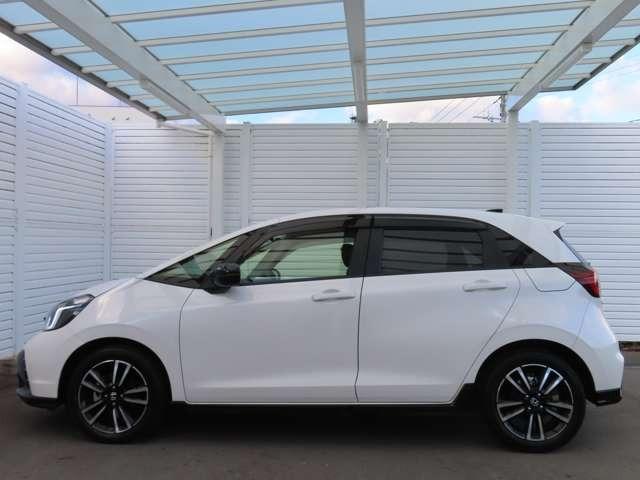 フィット RS ナビ フルセグ Rカメラ ETC LED AW ミュージックプレイヤー接続可 スマートキー 衝突被害軽減ブレーキ 盗難防止装置(8枚目)