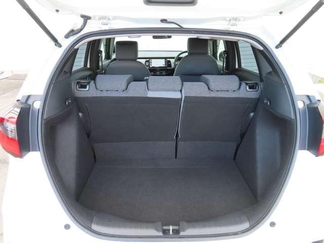 フィット RS ナビ フルセグ Rカメラ ETC LED AW ミュージックプレイヤー接続可 スマートキー 衝突被害軽減ブレーキ 盗難防止装置(10枚目)