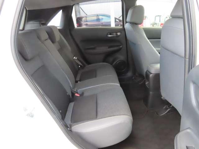 フィット RS ナビ フルセグ Rカメラ ETC LED AW ミュージックプレイヤー接続可 スマートキー 衝突被害軽減ブレーキ 盗難防止装置(12枚目)