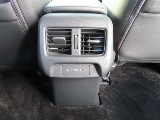 ZR-V e:HEV Z ブラックスタイル ナビ フルセグ Rカメラ ETC LED AW スマートキー 電動シート シートヒーター ミュージックプレイヤー接続可 ディスプレイオーディオ 衝突被害軽減ブレーキ 障害物センサー(13枚目)