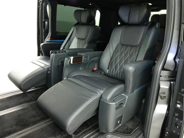 グランエース プレミアム　ワンオーナー　電動シート　安全装備　衝突被害軽減システム　横滑り防止機能　ＡＢＳ　エアバッグ　オートクルーズコントロール　盗難防止装置　バックカメラ　後席モニター　ＥＴＣ　ミュージックプレイヤー接続可（16枚目）