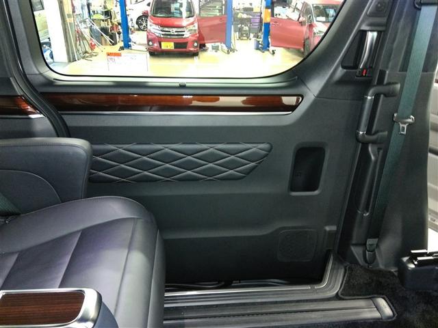 グランエース プレミアム　ワンオーナー　電動シート　安全装備　衝突被害軽減システム　横滑り防止機能　ＡＢＳ　エアバッグ　オートクルーズコントロール　盗難防止装置　バックカメラ　後席モニター　ＥＴＣ　ミュージックプレイヤー接続可（19枚目）