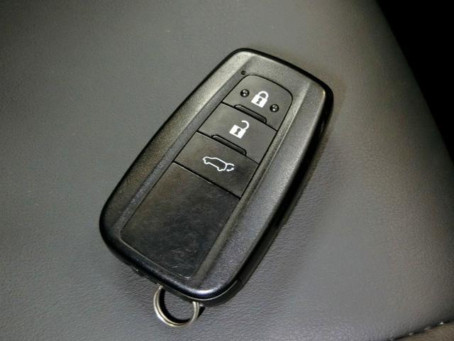 ＲＡＶ４ ハイブリッドＧ　ハイブリッド　ワンオーナー　４ＷＤ　電動シート　安全装備　衝突被害軽減システム　横滑り防止機能　ＡＢＳ　エアバッグ　オートクルーズコントロール　盗難防止装置　バックカメラ　ＥＴＣ　ドラレコ　キーレス（12枚目）