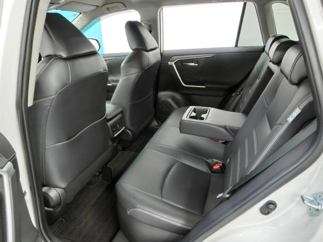 ＲＡＶ４ ハイブリッドＧ　ハイブリッド　ワンオーナー　４ＷＤ　電動シート　安全装備　衝突被害軽減システム　横滑り防止機能　ＡＢＳ　エアバッグ　オートクルーズコントロール　盗難防止装置　バックカメラ　ＥＴＣ　ドラレコ　キーレス（26枚目）